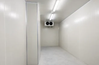 Cold room storage space for chilled and frozen goods in Singapore